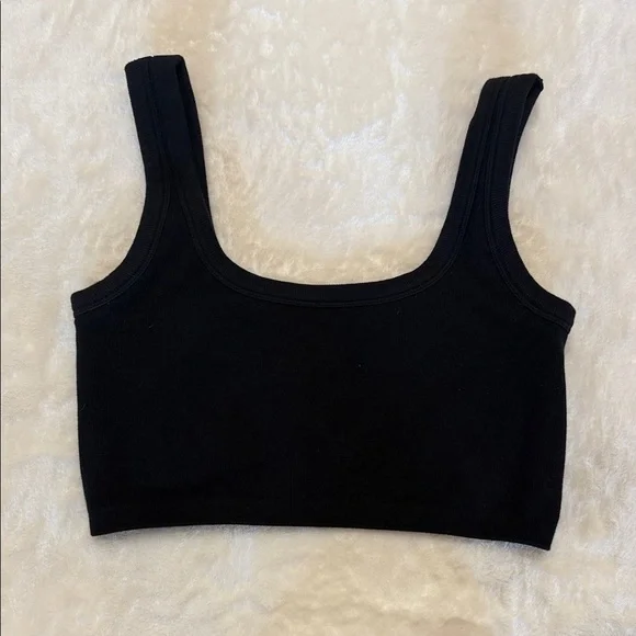 Forever 21 Black Women's Crop Top - Picture 1 of 3